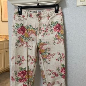 Floral print high-waisted jeans
